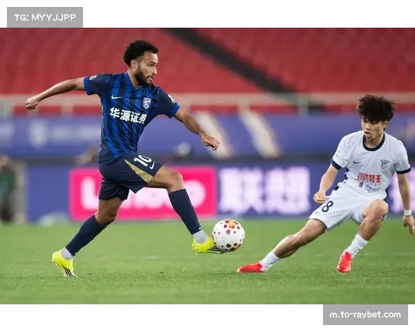 武汉三镇贝维斯跑动13057米位列次席 墨西哥主帅莫拉强调全攻全守战术理念